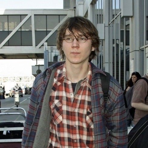 any porn actor that looks like Paul Dano or have a similar geeky look?