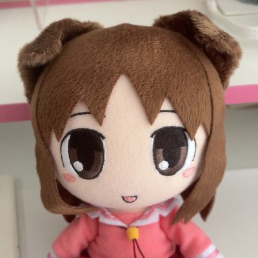 I think a lot of us want to date a quirky autistic girl but I don't think a lot of you guys can handle one. Her cuteness comes with her peculiarities and I think it takes a certain type of person to be with such special girls